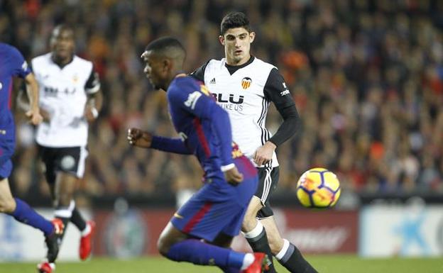 Gonçalo Guedes, en el partido contra el Barcelona en Mestalla. 