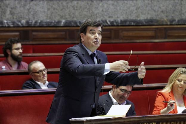 Fernando Giner, en una intervención en el pleno del Ayuntamiento. 