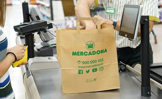 Mercadona pone este lunes a la venta sus nuevas bolsas de papel en decenas  de supermercados