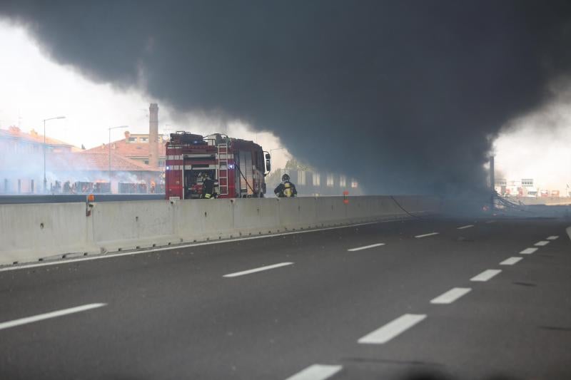 Fotos: La explosión del camión cisterna en Bolonia (Italia), en imágenes