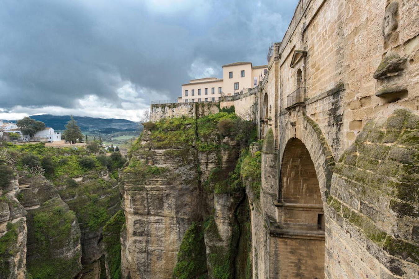 Ronda, Málaga: la ciudad situada sobre un profundo desfiladero.