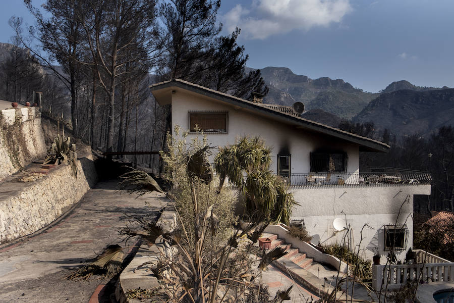 Fotos: Así han quedado las casas tras el incendio de LLutxent