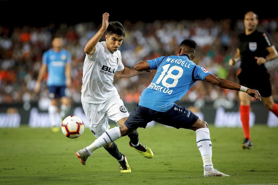 Estas son las mejores imágenes de la presentación del equipo en Mestalla y del Trofeo Naranja