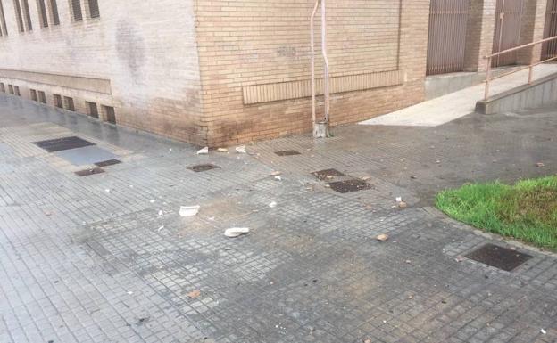 Imagen principal - Un rayo impacta en los juzgados de Gandia sin causar heridos