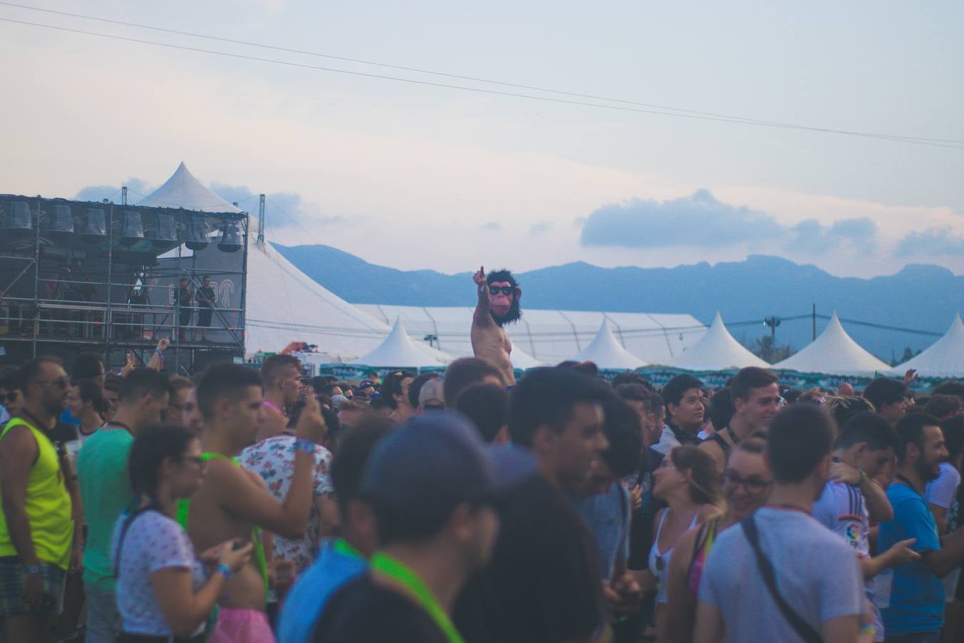 Fotos: Fiesta y música en el Medusa de Cullera