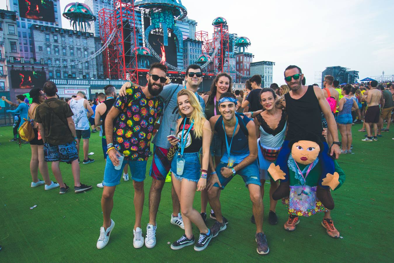 Fotos: Fiesta y música en el Medusa de Cullera