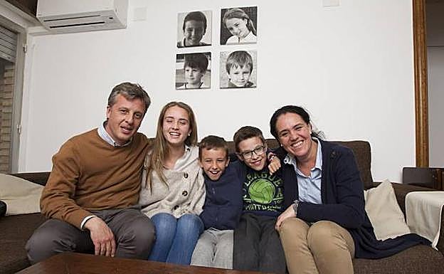 Esta y otras familias numerosas de la Comunitat podrán solicitar el carné por Internet y evitar las esperas 