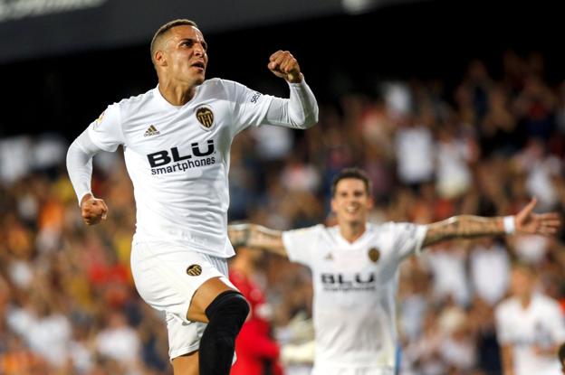 Rodrigo celebra su gol ante el Bayer 04 Leverkusen. 