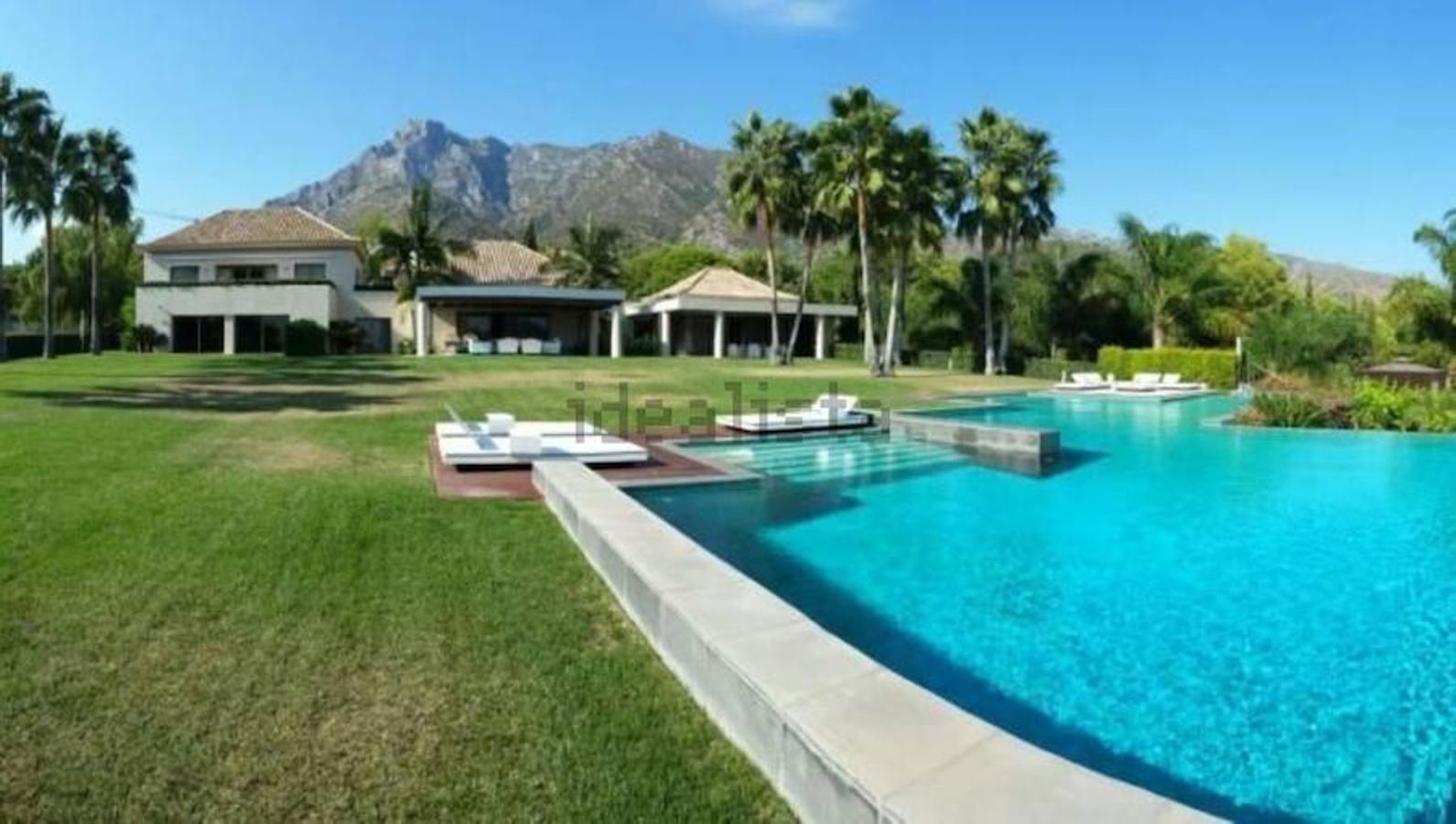 Casa en La Carolina-Guadalpín, (Marbella). Precio: 22.995.000 euros