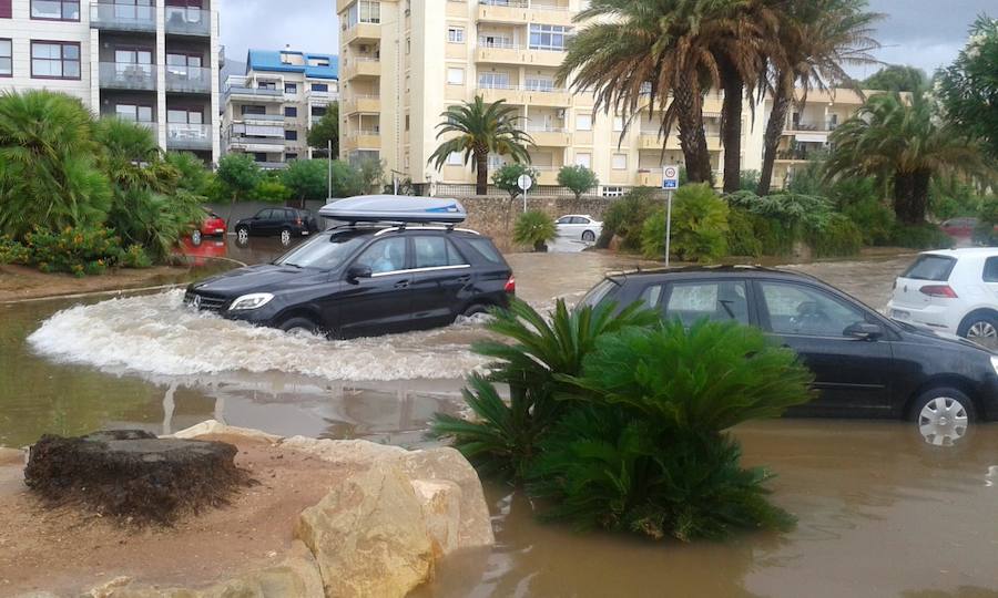 Fotos: Una tormenta de verano inunda Dénia en pleno mes de agosto