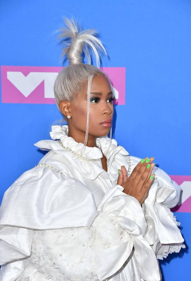 la rapera estadounidense DeJ Loaf