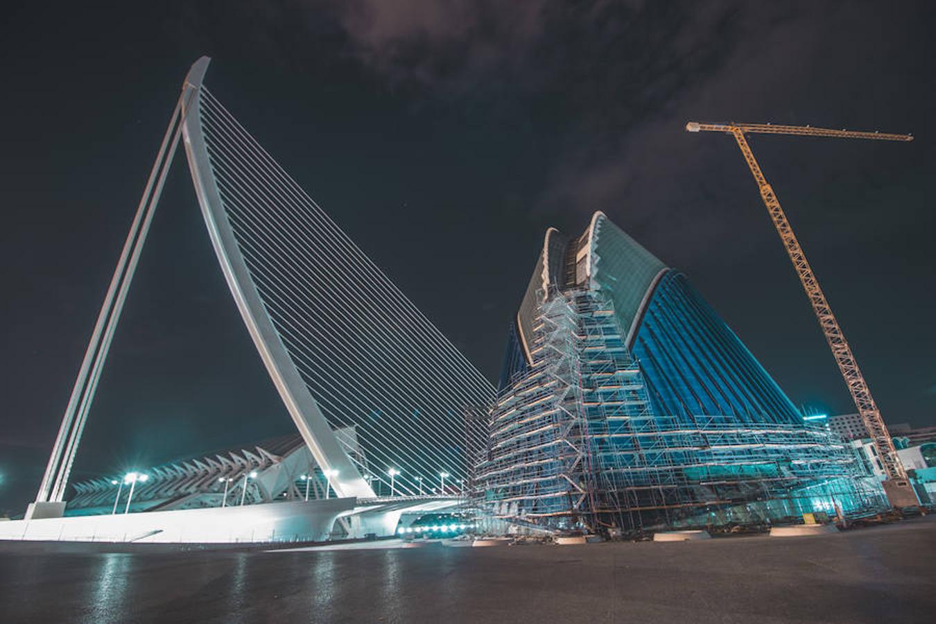 Puente de l'Assut de l'Or, el Ágora y el Museo de las Ciencias Príncipe Felipe.