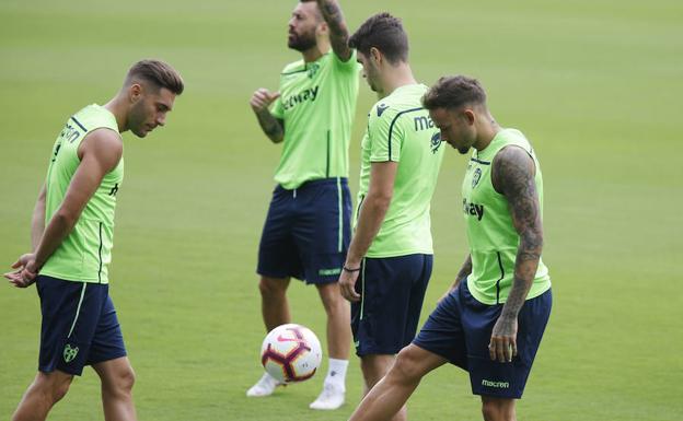 Entrenamiento del Levante Ud en el estadio Ciudad de Valencia 