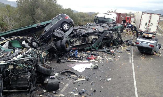 Accidente en la N-340 en Santa Magdalena de Pulpis donde fallecieron dos personas, en una imagen de archivo. 