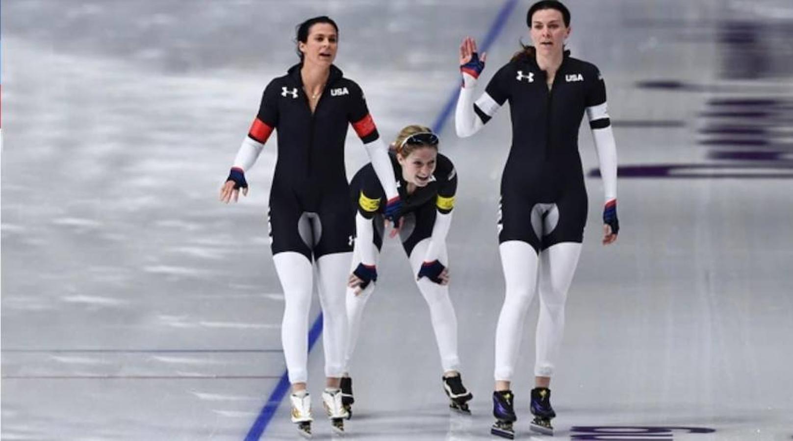 El uniforme que llevó el equipo de patinaje de velocidad de Estados Unidos en los pasados Juegos Olímpicos de Invierno recibió varias críticas. El conjunto no pasó desapercibido debido al parche gris que destacaba bastante en la zona de la entrepierna.