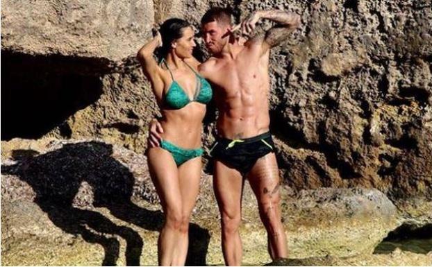 Pilar Rubio y Sergio Ramos se tuestan al sol. 