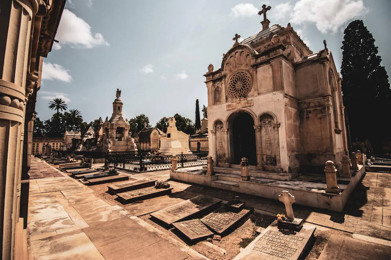 Libro de visita al Cementerio San Fernando. - Picture of Cemetery of San  Fernando, Mexico City - Tripadvisor