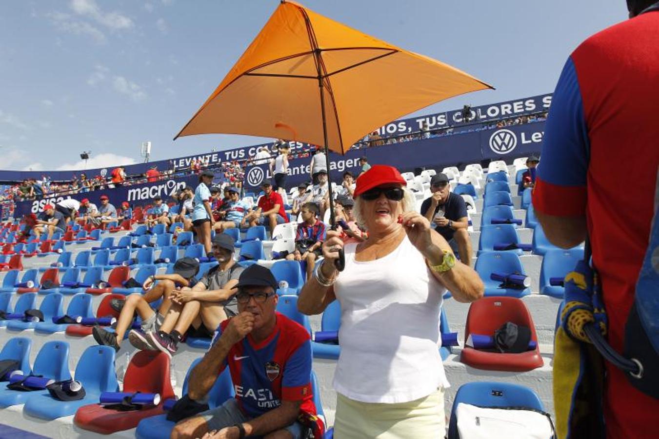 Fotos: Búscate en el Levante UD - Valencia CF de la jornada 3