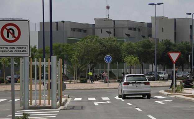 Acceso a la Universitat Jaume I de Castellón, en una imagen de archivo.