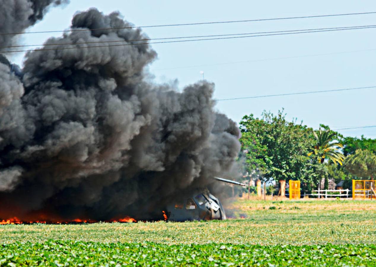 Europa Press difunde este viernes en exclusiva fotografías inéditas del accidente que sufrió el 9 de mayo de 2015 un avión Airbus militar A400M en las inmediaciones del aeropuerto de Sevilla, en el que fallecieron cuatro personas y dos resultaron heridas. Estas imágenes, que hasta ahora se encontraban bajo custodia del Juzgado de Instrucción número 13 de Sevilla como material de la investigación, salen a la luz casi tres años y cuatro meses después de este trágico suceso.