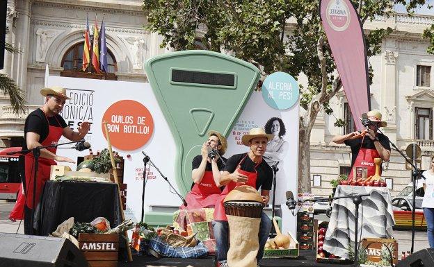 El Bonic/a Fest llena de música y baile los mercados municipales.