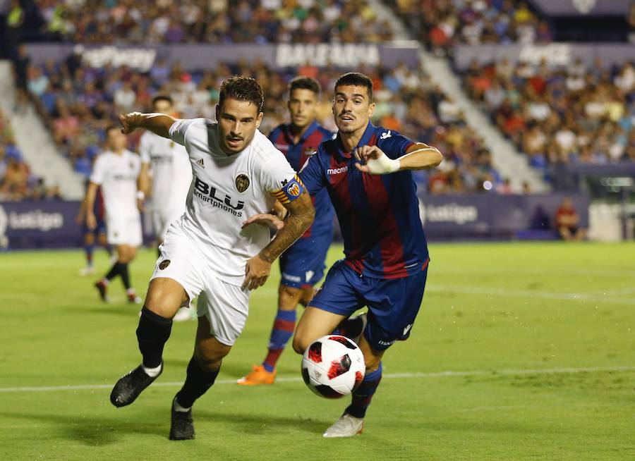 Estas son las mejores imágenes que deja el derbi de filiales en el Ciutat de València