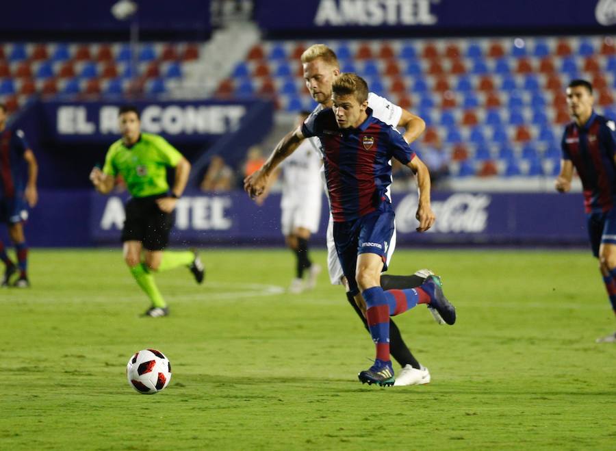 Estas son las mejores imágenes que deja el derbi de filiales en el Ciutat de València