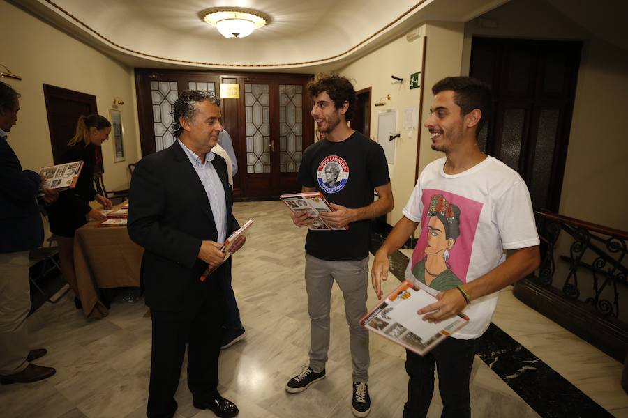 El Aula LAS PROVINCIAS celebró este jueves la presentación del libro 'Valencia CF 1919-2019. Un siglo de pasión'la obra de LAS PROVINCIAS que repasa la historia del club y que se podrá adquirir el domingo 16 de septiembre con el periódico, para completarlo con las láminas que se entregarán de martes a viernes.