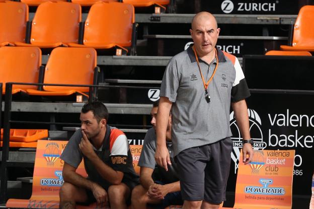 Ponsarnau, en un entrenamiento del Valencia Basket en la Fonteta. 