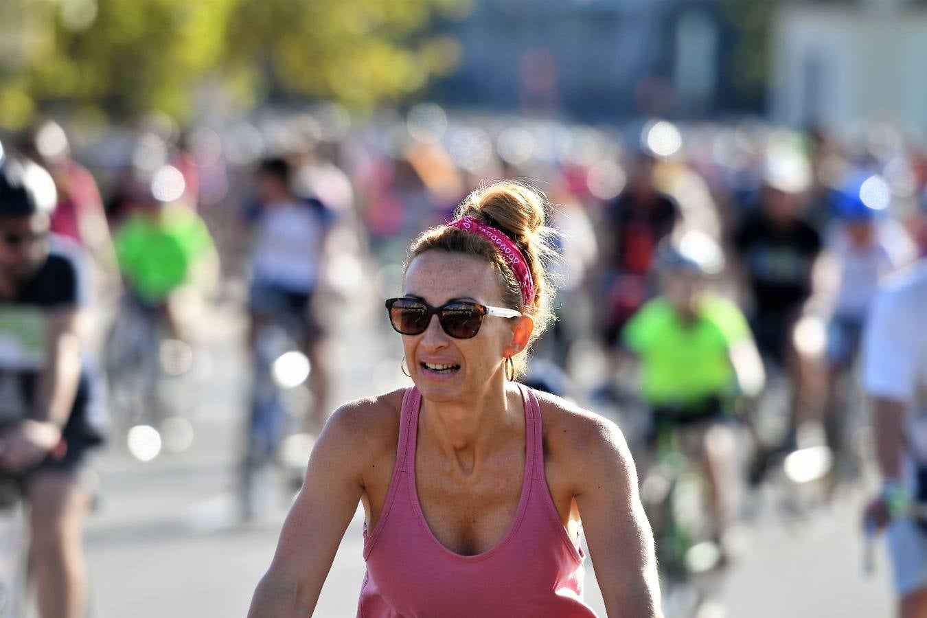 Los interesados podían inscribirse por un euro en las plantas de deportes de El Corte Inglés de la avenida de Francia, Pintor Sorolla y Nuevo Centro. «Un año más, celebramos una fiesta deportiva solidaria a la que quiero invitar a todos los ciudadanos a participar», dijo la concejal de Deportes, Maite Girau, en un comunicado del Ayuntamiento.