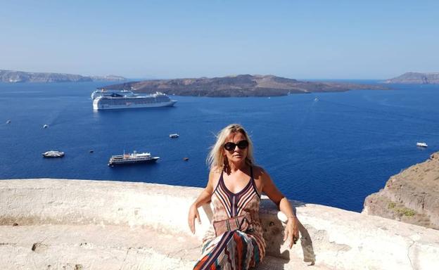 La interiorista recorrió el Mediterráneo con un crucero en familia por las islas griegas.