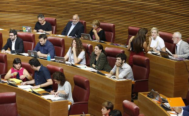 El grupo de Podemos en Les Corts. 