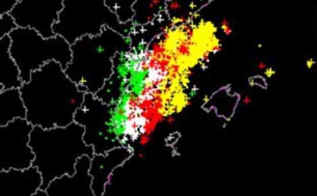 Mapa de rayos entre las 2 am y las 7 h de la mañana de hoy.