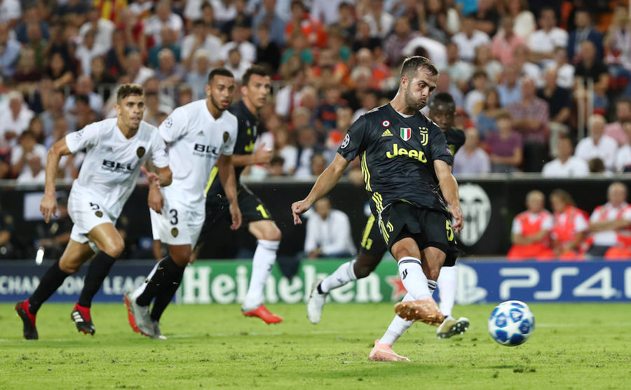 Estas son las mejores imágenes del partido de la primera jornada de Champions en Mestalla