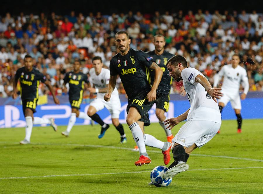 Estas son las mejores imágenes del partido de la primera jornada de Champions en Mestalla