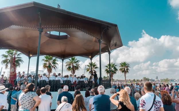 Imagen de uno de los conciertos de bandas en la pérgola.