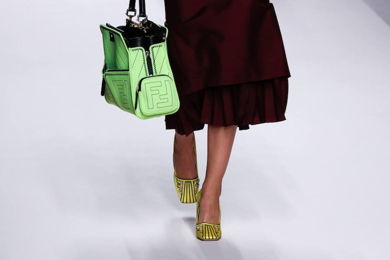 Bolso en verde y negro de Fendi. 