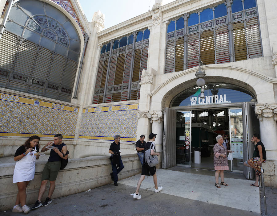 El Ayuntamiento rechaza reparar las goteras al alegar que se trata de un recinto autogestionado, mientras se degrada más el edificio protegido