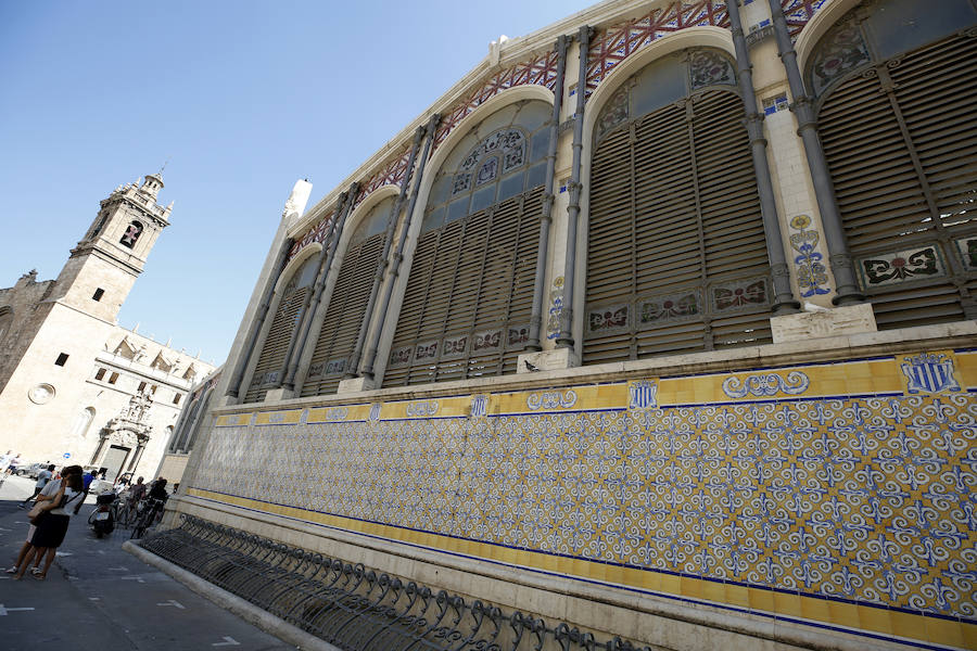 El Ayuntamiento rechaza reparar las goteras al alegar que se trata de un recinto autogestionado, mientras se degrada más el edificio protegido