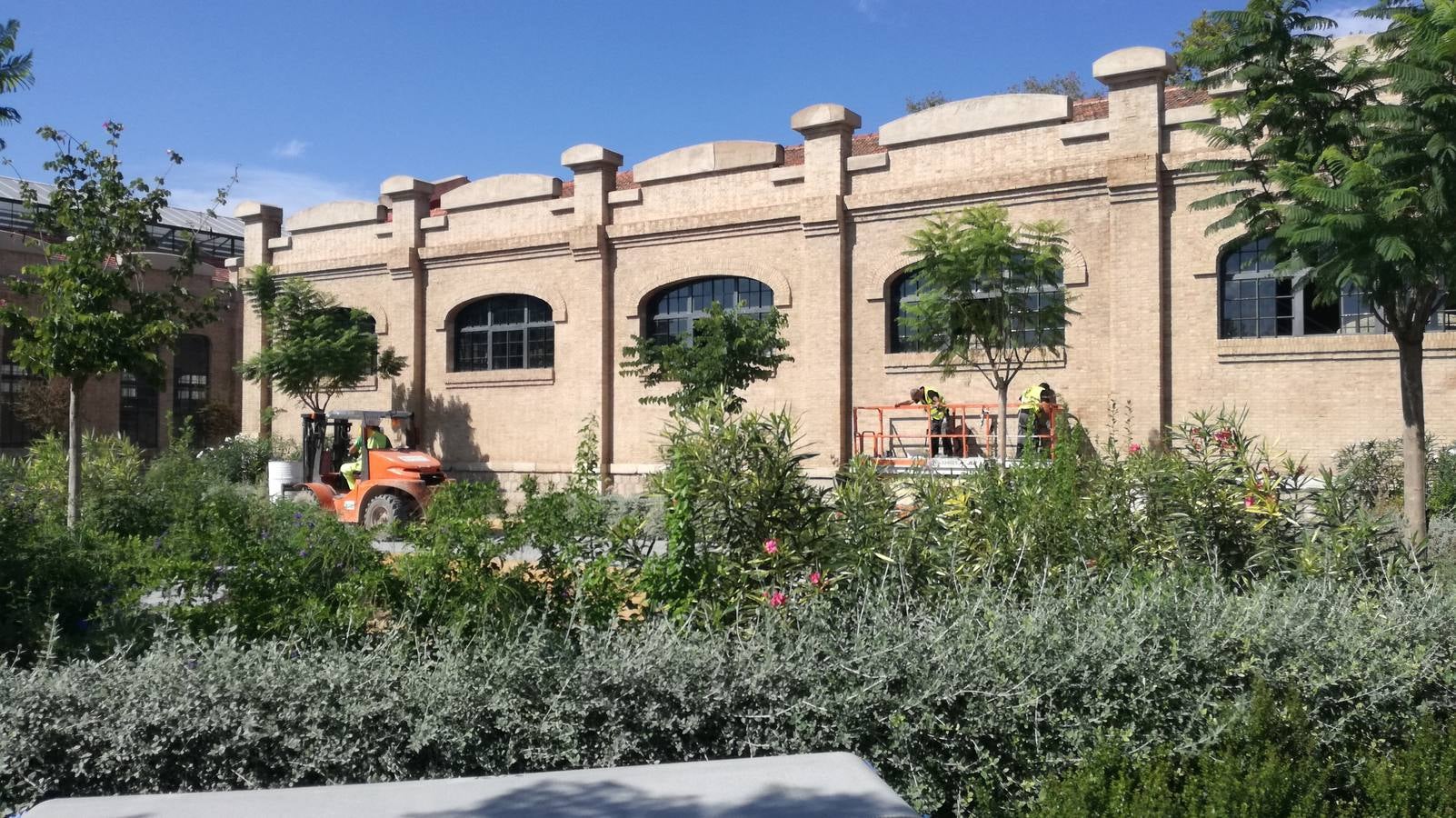 El Parque Central de Valencia comienza a ser una realidad. El avance de las obras ya permite ver cómo será uno de los pulmones de la ciudad y otro punto de encuentro para el deporte y el ocio.