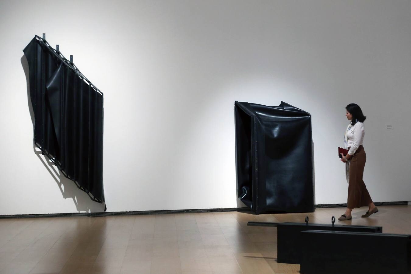 El Institut Valencià d'Art Modern (IVAM) ha presentado este miércoles la exposición 'Ángeles Marco. Vértigo', con el objetivo de reivindicar a esta «pionera» artista valenciana, «fundamental para entender la transformación de la escultura en España en los años ochenta y noventa del siglo XX».