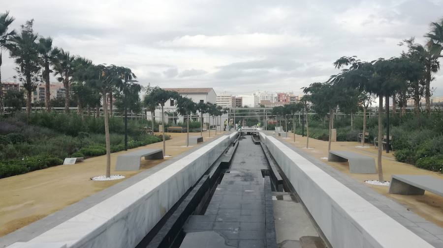 El Parque Central de Valencia comienza a ser una realidad. El avance de las obras ya permite ver cómo será uno de los pulmones de la ciudad y otro punto de encuentro para el deporte y el ocio.