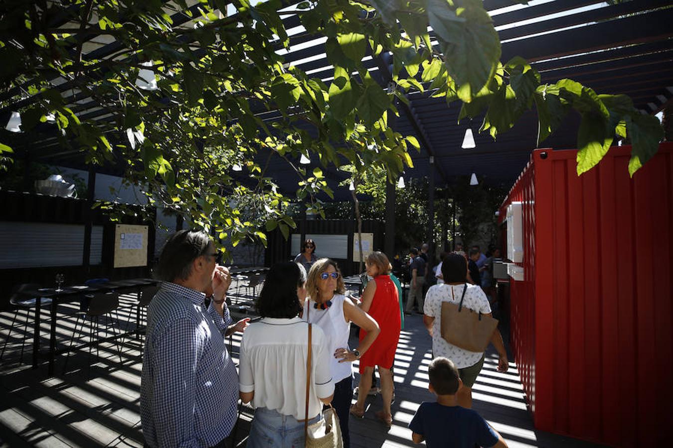 El antiguo convento de San José y Santa Teresa del barrio del Carmen abre hoy sábado 29 sus puertas al público, convertido en el nuevo centro cultural y de ocio referente en el corazón de la ciudad. El espacio dedicado, anteriormente, a la oración y clausura, llevaba diez años cerrado y se ha reconvertido en un hotel y espacio gastronómico y cultural. 