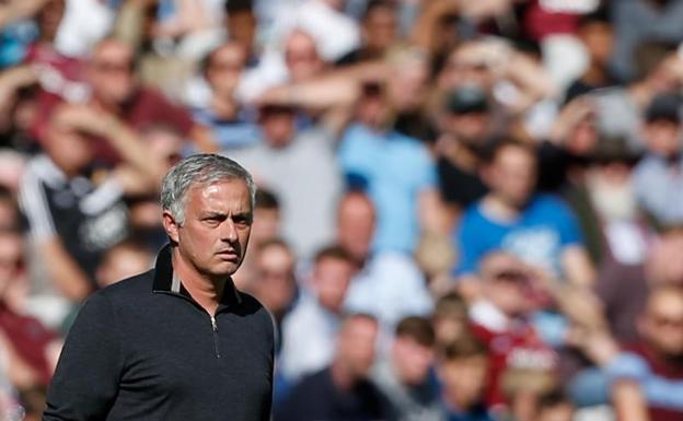 José Mourinho durante el partido ante el West Ham