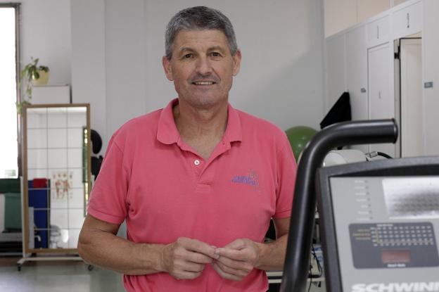 Sempere, en la clínica de fisioterapia que regenta en Valencia. 