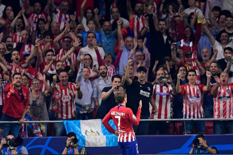 El Atlético de Madrid y el Brujas, durante el partido de la segunda jornada de la Liga de Campeones en el Metropolitano.