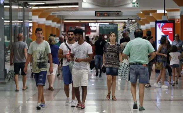 Centros comerciales abiertos el puente de octubre en Valencia (9 y 12 de octubre). Horarios en festivo en Valencia