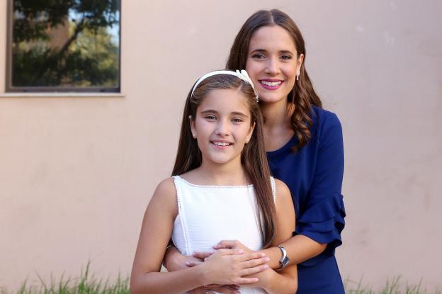 María Cavero (derecha) con Carla Sancho.