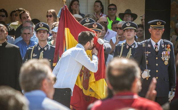 Jura de bandera en el pasado. 