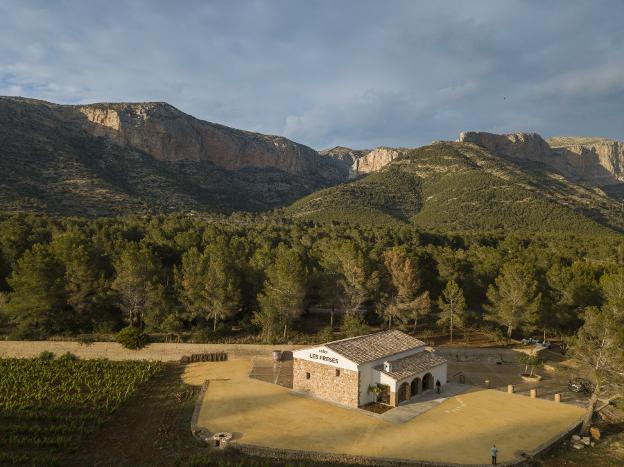 El Celler Les Freses, bajo el Montgó. LP
